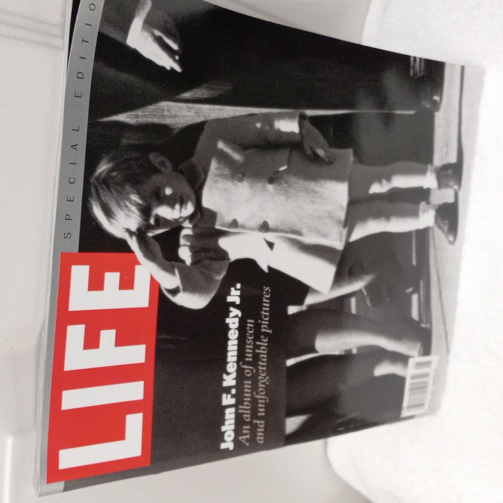 LIFE John F Kennedy Jr ( album of unseen pictures)